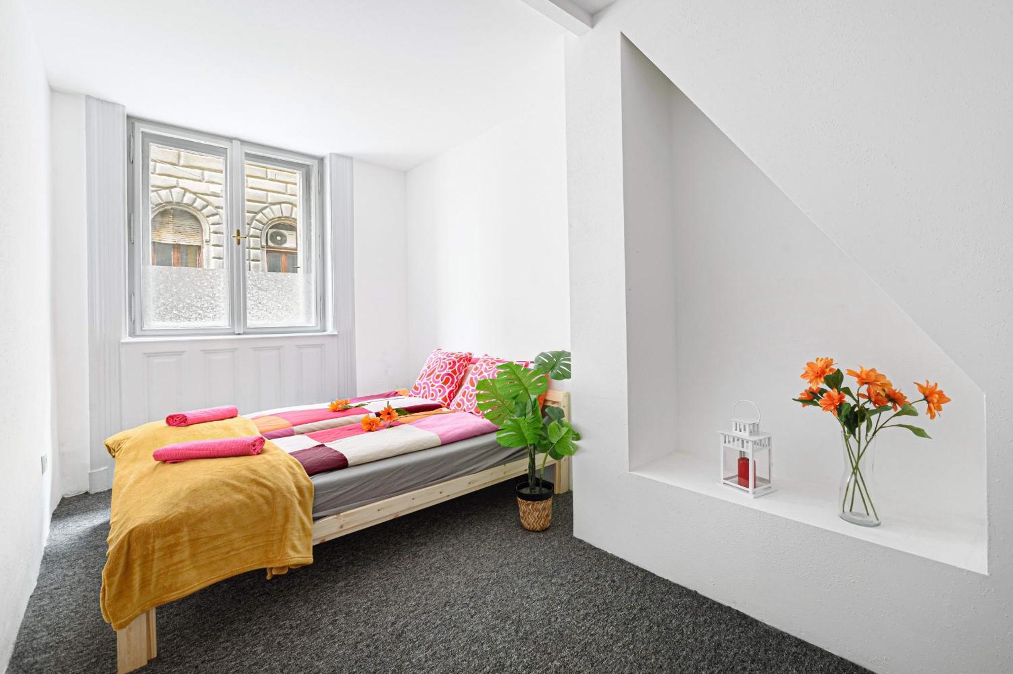 B21 City Hotel